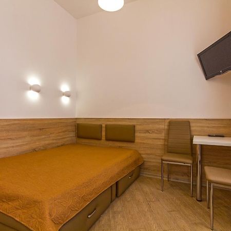 Mini Smart Apartments On Shpytalna 13- Economy Apartment Lviv Eksteriør billede