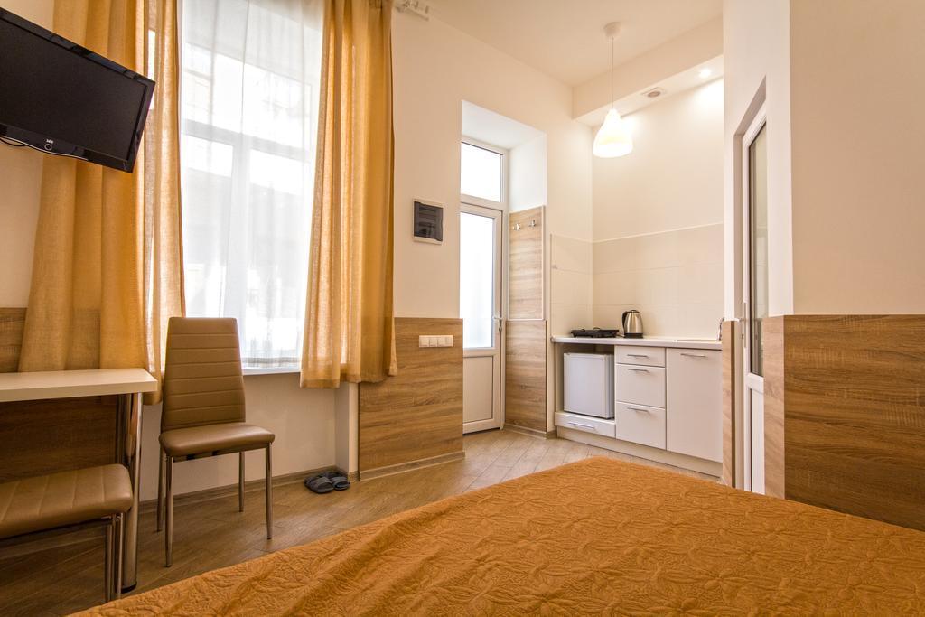 Mini Smart Apartments On Shpytalna 13- Economy Apartment Lviv Eksteriør billede